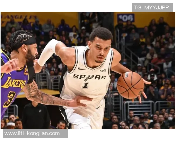 米奇:文班亚马刚刚回归 我们会让他上场的同时保持谨慎 米奇:文班亚马刚刚回归 我们会让他上场的同时保持谨慎